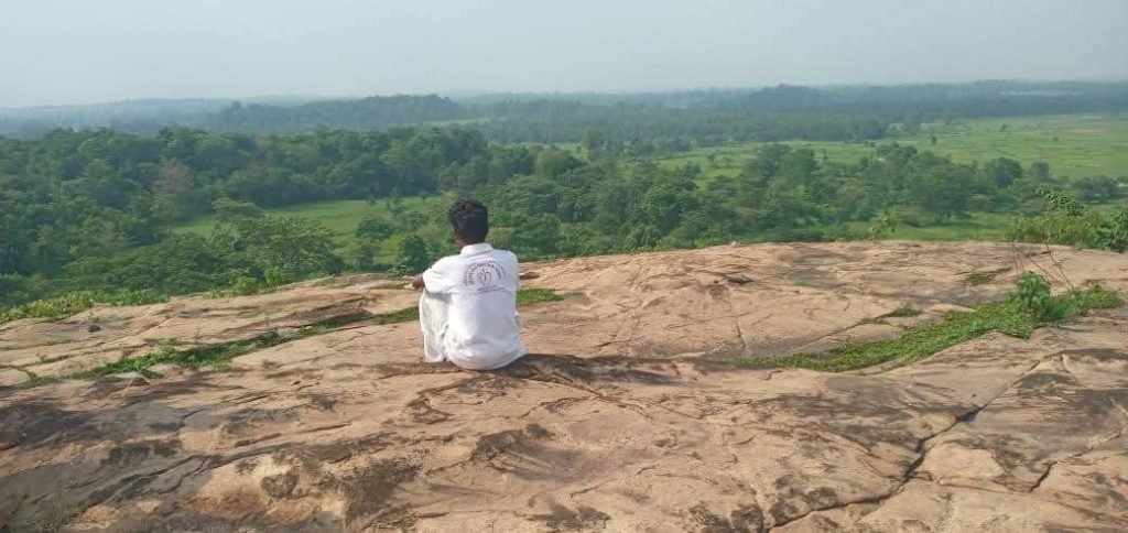 Singhbhum dhanee jila mein se ek hai